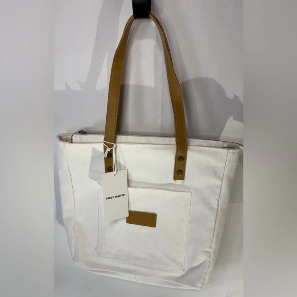 Cozy Earth NWT Cream Canvas Tote Bag Faux Leather Straps Stud Detail Medium - Picture 4 of 10